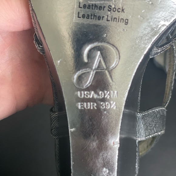 Adrianna Papell heels - Picture 5 of 10